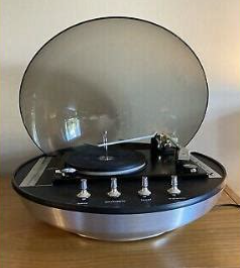 Domed spaceship turntable